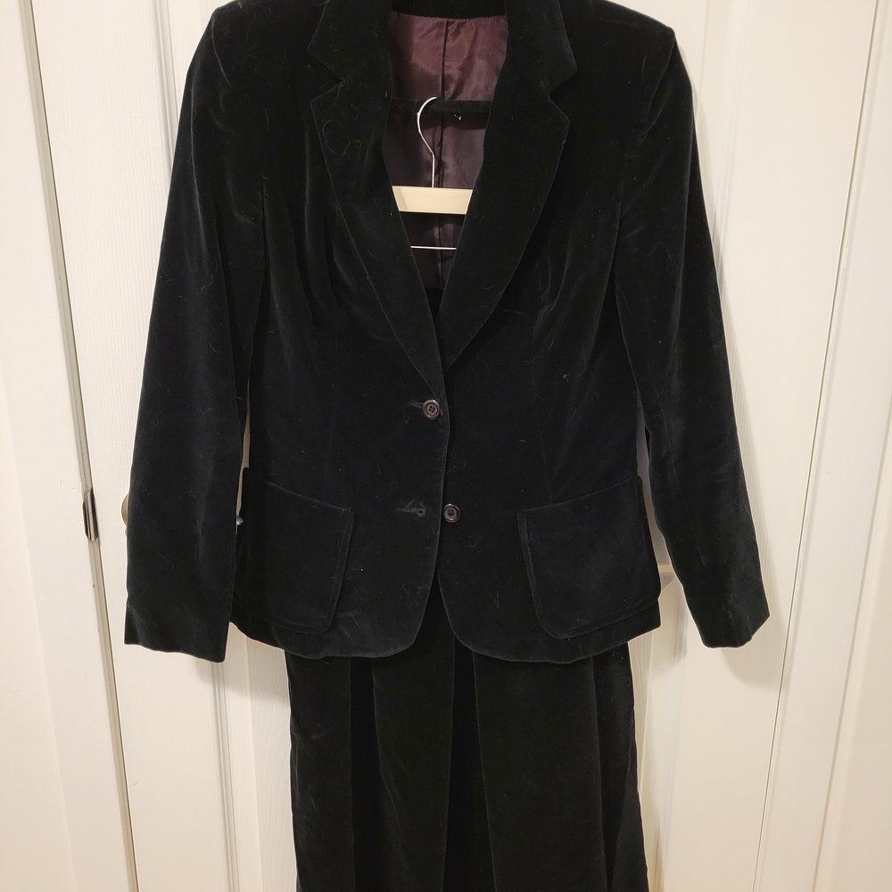 Elegant Black Velvet Blazer and Skirt Set
